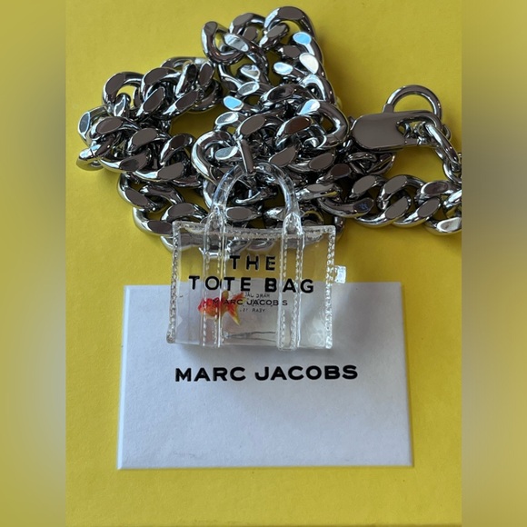 🐠 MARC JACOBS THE TOTE BAG GOLDFISH NECKLACE 🐠 NWOT 🐠 - Picture 5 of 16